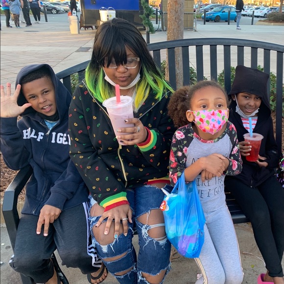 Meet Me!!!! 😊 - Picture 3 of 6